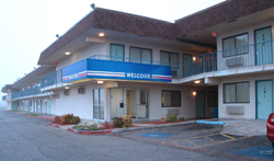 12MOTEL 6