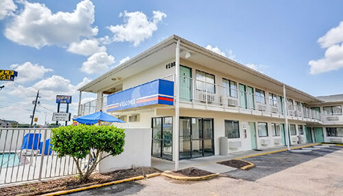 27MOTEL 6