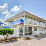 27MOTEL 6