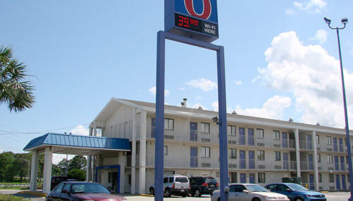 28MOTEL 6