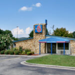 2MOTEL 6 WEST