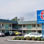 4MOTEL 6