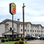 7SUPER 8