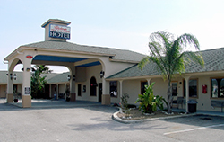 RIVIERA INN & SUITES