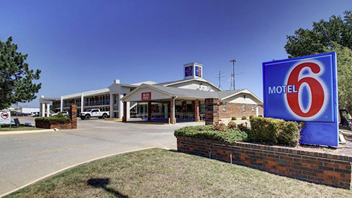 32MOTEL 6