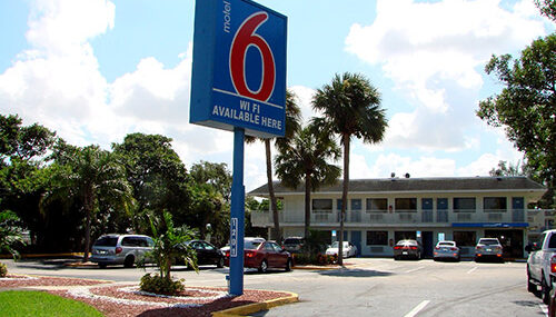 34MOTEL 6