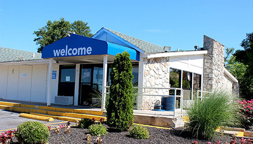 40MOTEL 6