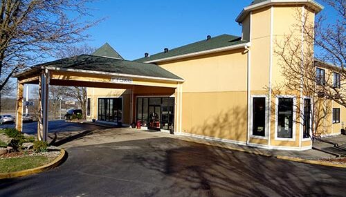 BAYMONT INN & SUITES2