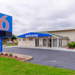 MOTEL 6